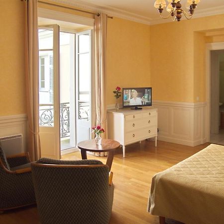 Aux Meubles Du Manoir Aparthotel Εξ Λε Μπαν Εξωτερικό φωτογραφία