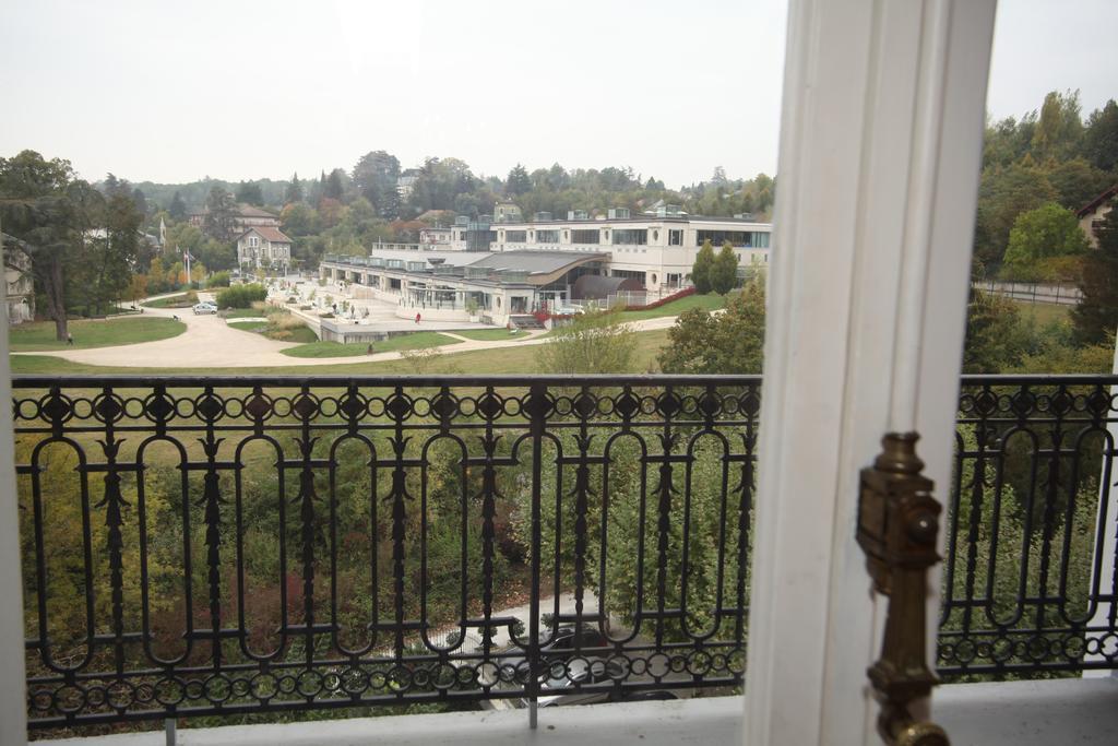 Aux Meubles Du Manoir Aparthotel Εξ Λε Μπαν Εξωτερικό φωτογραφία