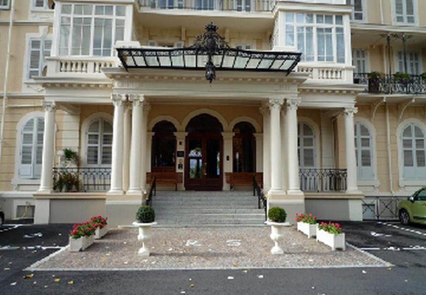 Aux Meubles Du Manoir Aparthotel Εξ Λε Μπαν Εξωτερικό φωτογραφία