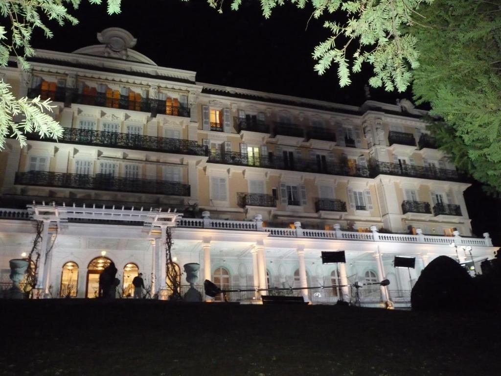 Aux Meubles Du Manoir Aparthotel Εξ Λε Μπαν Εξωτερικό φωτογραφία