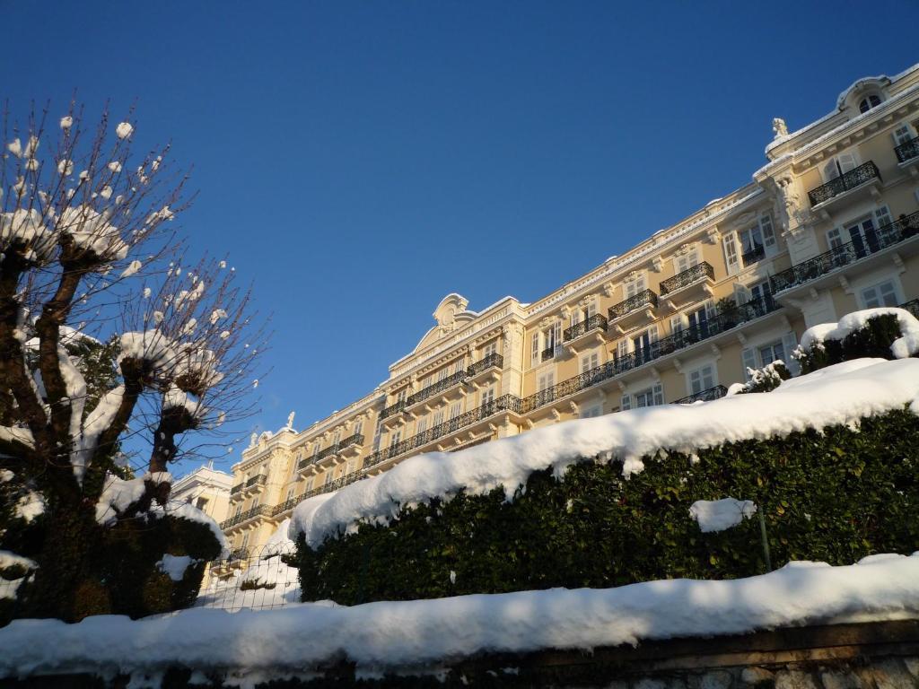 Aux Meubles Du Manoir Aparthotel Εξ Λε Μπαν Εξωτερικό φωτογραφία