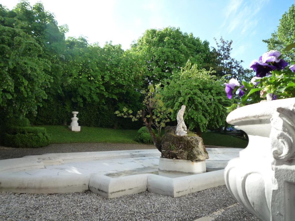 Aux Meubles Du Manoir Aparthotel Εξ Λε Μπαν Εξωτερικό φωτογραφία