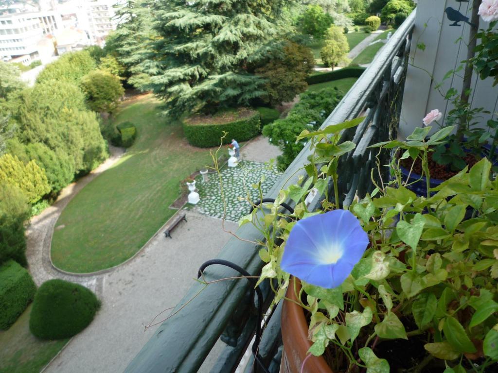 Aux Meubles Du Manoir Aparthotel Εξ Λε Μπαν Εξωτερικό φωτογραφία