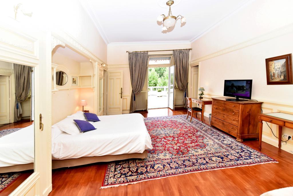 Aux Meubles Du Manoir Aparthotel Εξ Λε Μπαν Εξωτερικό φωτογραφία