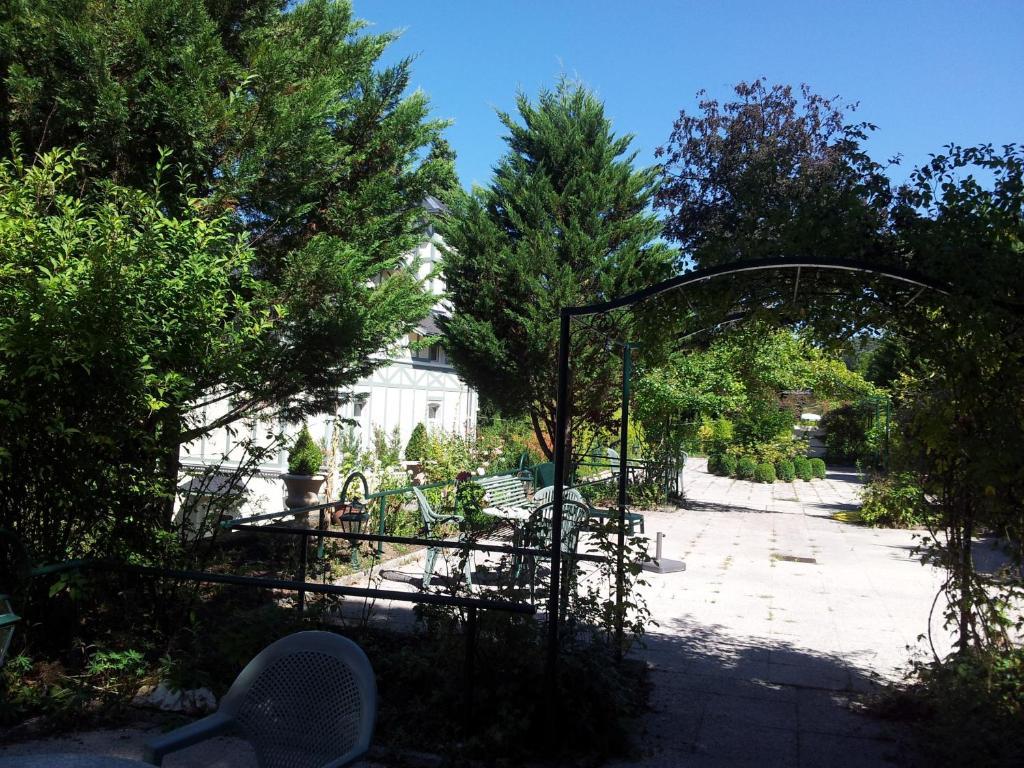 Aux Meubles Du Manoir Aparthotel Εξ Λε Μπαν Εξωτερικό φωτογραφία