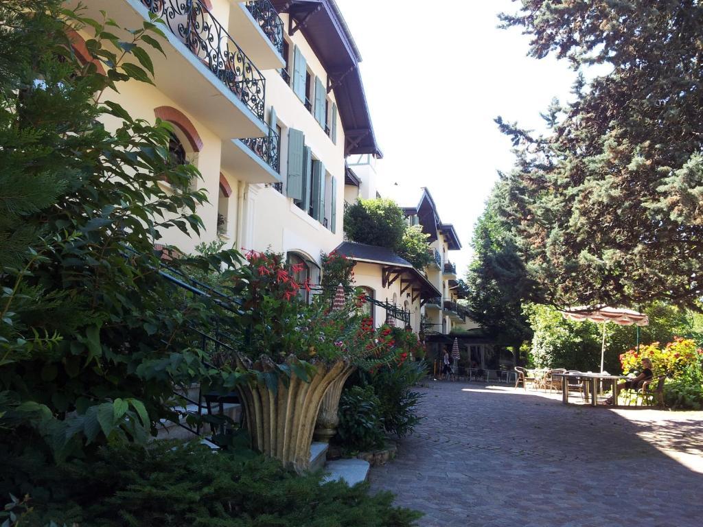 Aux Meubles Du Manoir Aparthotel Εξ Λε Μπαν Εξωτερικό φωτογραφία