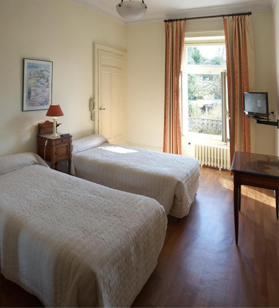Aux Meubles Du Manoir Aparthotel Εξ Λε Μπαν Εξωτερικό φωτογραφία