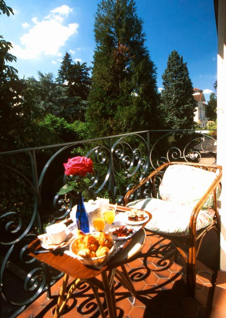 Aux Meubles Du Manoir Aparthotel Εξ Λε Μπαν Εξωτερικό φωτογραφία