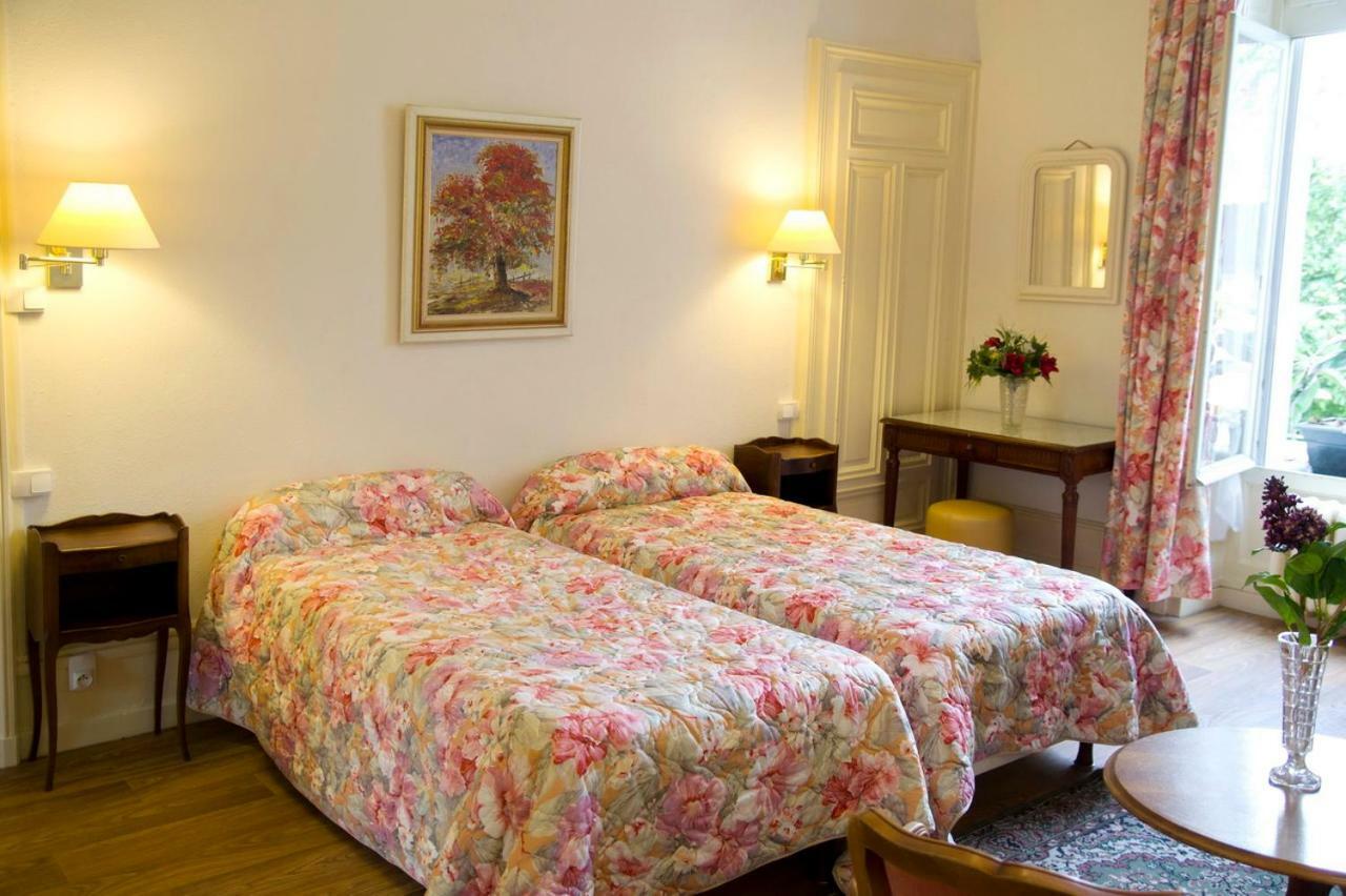 Aux Meubles Du Manoir Aparthotel Εξ Λε Μπαν Εξωτερικό φωτογραφία
