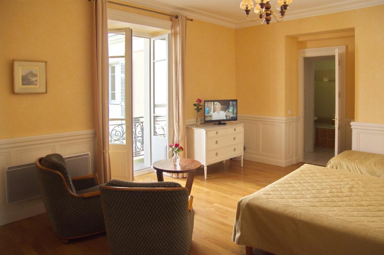 Aux Meubles Du Manoir Aparthotel Εξ Λε Μπαν Εξωτερικό φωτογραφία