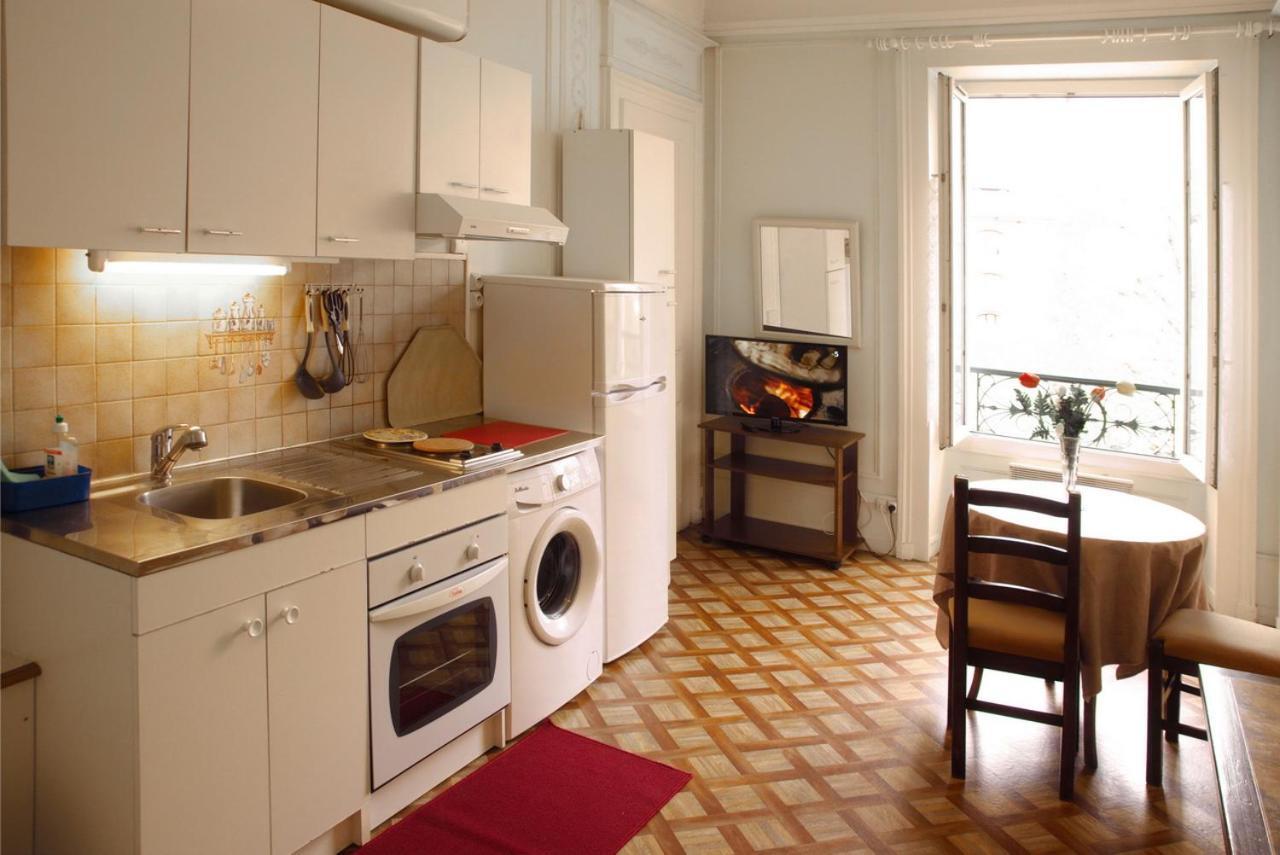 Aux Meubles Du Manoir Aparthotel Εξ Λε Μπαν Εξωτερικό φωτογραφία